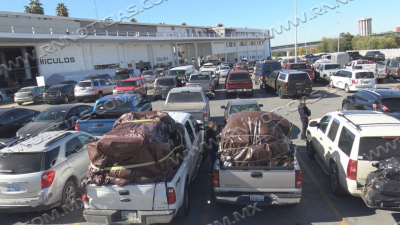 Paisanos llegan antes de las fiestas de fin de a&ntilde;o para evitar tr&aacute;fico en carreteras de M&eacute;xico.