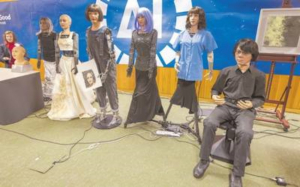 Robots humanoides, en rueda de prensa: &ldquo;Podemos ser mejores l&iacute;deres que los humanos&rdquo;