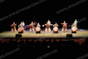 OVACIONA NUEVO LAREDO AL GRUPO HANDS PERCUSSION OF MALAYSIA EN EL FESTIVAL INTERNACIONAL EN LA COSTA DEL SENO MEXICANO