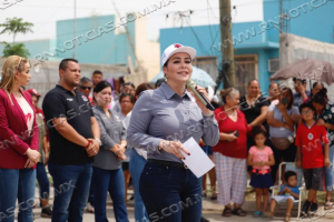 TIENEN ACCESOS Y CALLES DIGNAS VECINOS DE LAS COLONIAS INSURGENTES Y  VILLAS DE SAN MIGUEL