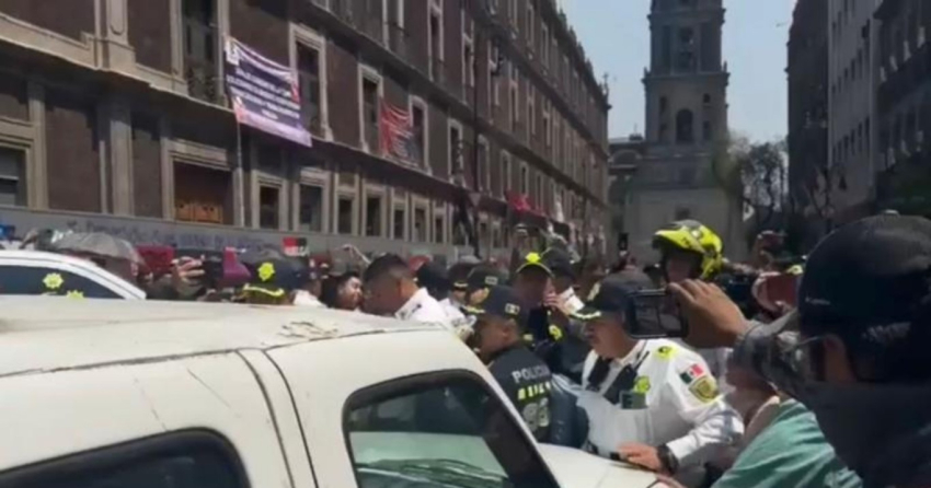 Instalan plantón en el Zócalo tras megamarcha de la CNTE