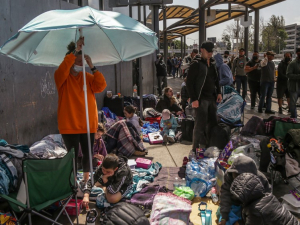 Abarrotan rusos y ucranianos la zona fronteriza