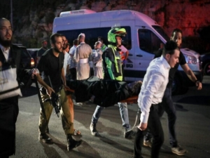 Colapso en sinagoga deja 2 muertos y más de 130 heridos en Israel