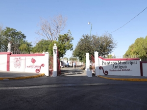 RETIRAN MIL TONELADAS DE BASURA DE LOS PANTEONES MUNICIPALES