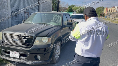 La Direcci&oacute;n de Tr&aacute;nsito retira autos abandonados para mejorar la imagen y seguridad de Nuevo Laredo