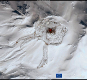 Sat&eacute;lite capta erupci&oacute;n de un volc&aacute;n en Alaska