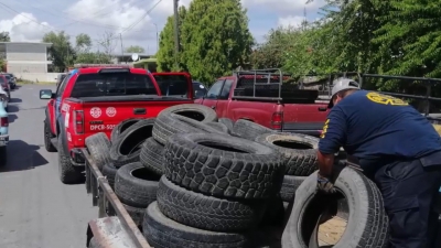 VIDEO Se suma PC a levantar llantas para evitar dengue y contaminaci&oacute;n