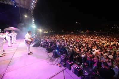 M&Aacute;S DE 60 MIL NEOLAREDENSES VIVEN FIESTA DEL 174 ANIVERSARIO DE LA CIUDAD
