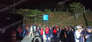 43 n&uacute;cleos familiares y seis ni&ntilde;as y ni&ntilde;os solos, entre los 178 migrantes extranjeros rescatados en un autob&uacute;s: INM