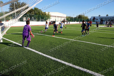 RENUEVA GOBIERNO MUNICIPAL CANCHAS DE FUT 7 EN LA UNIDAD DEPORTIVA
