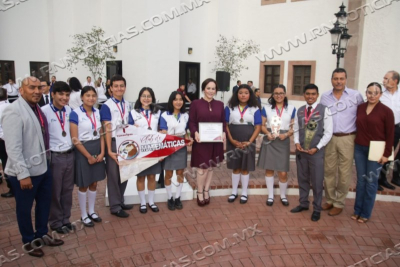 ESTUDIANTES DE COBAT 18 LOGRAN CAMPEONATO ESTATAL DE MATEM&Aacute;TICAS; AGRADECEN APOYO DE ALCALDESA