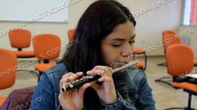 ALUMNA DE ESCUELA DE M&Uacute;SICA DEL SISTEMA DIF PONE EN ALTO A NUEVO LAREDO
