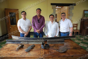 DONAN ARQUEÓLOGOS PIEZAS ANTIGUAS DE FERROCARRIL A ARCHIVO GENERAL DEL MUNICIPIO