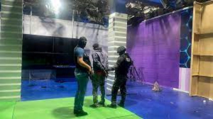 Polic&iacute;a detiene a 13 sujetos que armados tomaron un canal de televisi&oacute;n en Ecuador
