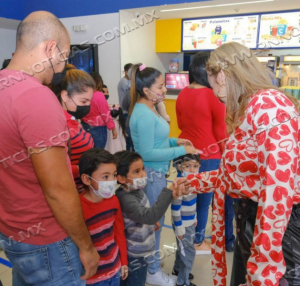 DISFRUTAN NI&Ntilde;OS DEL DIF FUNCI&Oacute;N A CARGO DE FUNDACI&Oacute;N CINEPOLIS