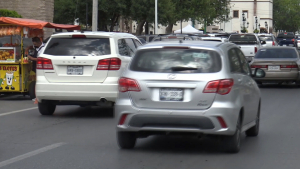 VIDEO Autos chocolate deben cumplir normas para ser legalizados
