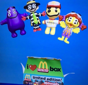 McDonalds lanzar&aacute; la cajita feliz para adultos&hellip; con todo y juguete