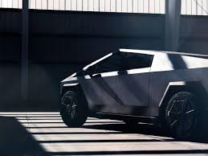 Tesla podr&iacute;a multar a due&ntilde;o de Cybertruck por querer revender el veh&iacute;culo