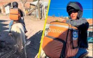Repartidor de DiDi lleva los pedidos en caballo y se hace viral