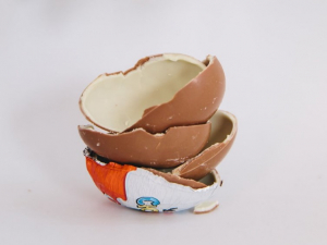 Identifican más de 150 casos de salmonelosis relacionados al chocolate Kinder