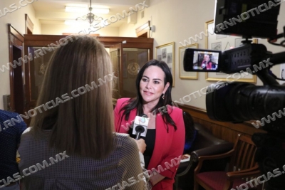 Carmen Lilia Canturosas impulsará proyecto de tren Monterrey-Laredo