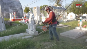 Limpian panteones municipales para prevenir accidentes a los miles de visitantes este Día de Muertos