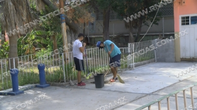 Maestros piden ayuda para el mantenimiento de escuelas