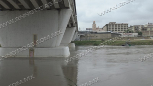 Incrementa nivel del río Bravo a dos metros en área de puentes internacionales