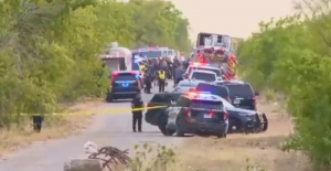 Migrantes asfixiados en tr&aacute;iler fueron rociados con condimento para bistec para que no olieran