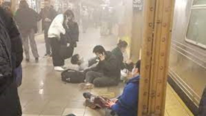 Tiroteo en metro de NY deja un muerto y al menos cinco heridos