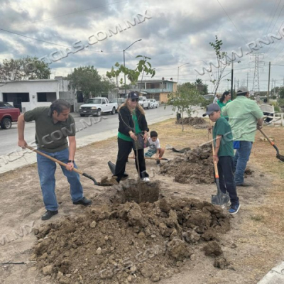 REALIZA GOBIERNO MUNICIPAL JORNADA DE REFORESTACIÓN EN EL BOULEVARD LAS TORRES