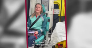 Enfermera le canta a paciente terminal mientras hace su &uacute;ltimo viaje a casa en ambulancia