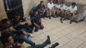 Agentes descubren a 10 migrantes dentro de un escondite en el sector de Laredo