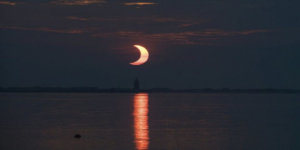 ¿Cuándo y cómo ver el Eclipse solar desde México?