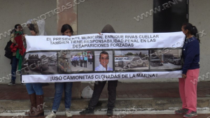 Se manifiestan familiares de v&iacute;ctimas de desaparici&oacute;n en la Presidencia de Nuevo Laredo piden memorial y apoyos