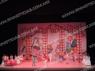 CON GRAN &Eacute;XITO SE PRESENTA 'EL CASCANUECES' EN EL CENTRO CULTURAL