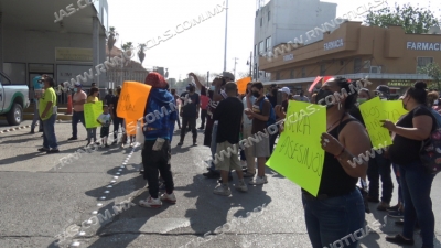 Bloquean Puentes Internacionales tras asesinatos de inocentes a manos de la Guardia Nacional
