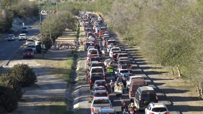 VIDEO Inicia retorno de paisanos hacen filas kilom&eacute;tricas en puente internacional 2