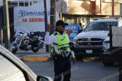 REALIZA DIRECCI&Oacute;N DE TR&Aacute;NSITO Y VIALIDAD OPERATIVO A MOTOCICLISTAS PARA PREVENIR ACCIDENTES