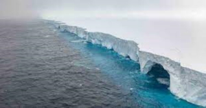 Captan cuevas en iceberg que es más grande que Londres