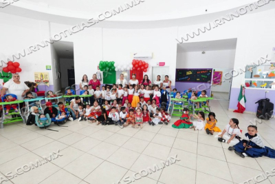 ALUMNOS DE LOS CENTROS EDUCATIVOS DIF CONMEMORAN LA INDEPENDENCIA CON AMOR A M&Eacute;XICO