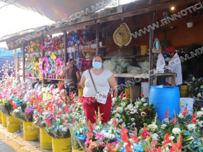 COMERCIANTES APROVECHAN DESCUENTOS EN LOS PERMISOS QUE OTORGA EL MUNICIPIO Y REACTIVAN LA ECONOM&Iacute;A