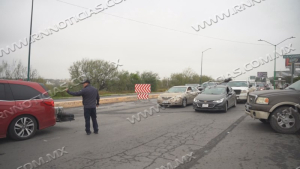 Paisanos congestionan puentes Internacionales en la frontera de Nuevo Laredo al regresar a Estados Unidos