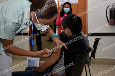 PADRES DE FAMILIA AGRADECEN APLICACI&Oacute;N DE VACUNAS CONTRA VPH