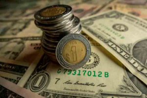 El peso se ubica en un nivel de 18.98 unidades por d&oacute;lar