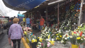Comerciantes de flores esperan buenas ventas con D&iacute;a de muertos