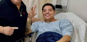 Eduin Caz se somete a cirug&iacute;a de sus cuerdas vocales