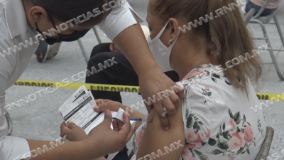 Inicia segunda dosis covid para personas de 40 a 49 años