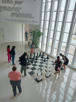 NIÑOS Y JÓVENES APRENDEN AJEDREZ EN LA INFOTECA DE NUEVO LAREDO
