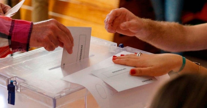 INE acuerda posponer la consulta de revocaci&oacute;n de mandato